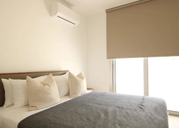 Phaedrus Living Coral Suites Ambiance